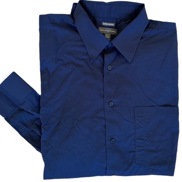 Nexus Apparel Men’s Button Up Dress Shirt Size XL Wrinkle Resistant
VGUC - Picture 2 of 9